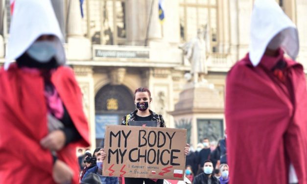 Pro-Choice: la rete italiana che aiuta le donne a conoscere il loro corpo e i suoi diritti