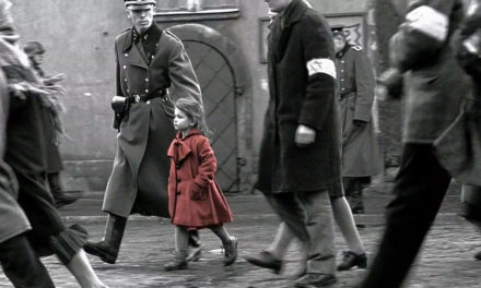 La bambina con il cappotto rosso: storia di una coscienza